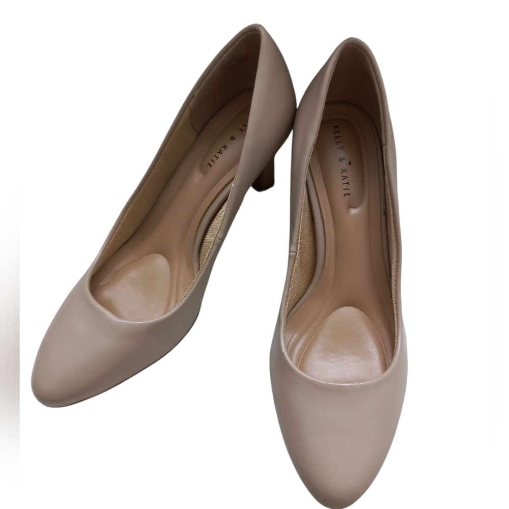 Kelly & Katie Women's Genna Tan Slip-On Shoes Size 8 W US /38.5 EU